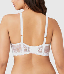 Embrace Lace® Underwire Bra: Delicious White