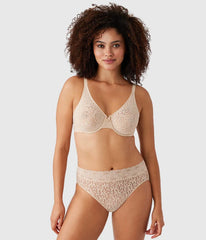 Halo Lace Underwire Bra: Sand